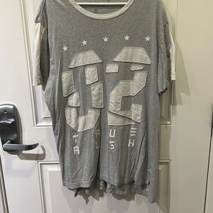 Men’s over sized True Religion Tee